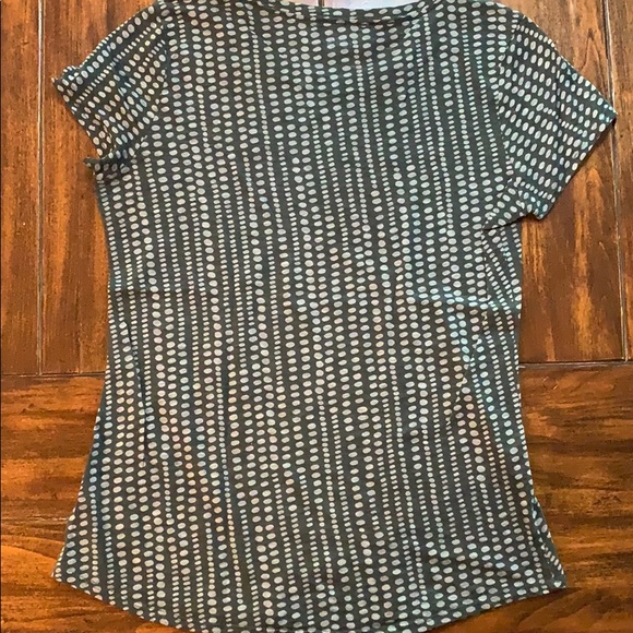 Athleta olive lightweight tee with gray dots - Picture 2 of 6